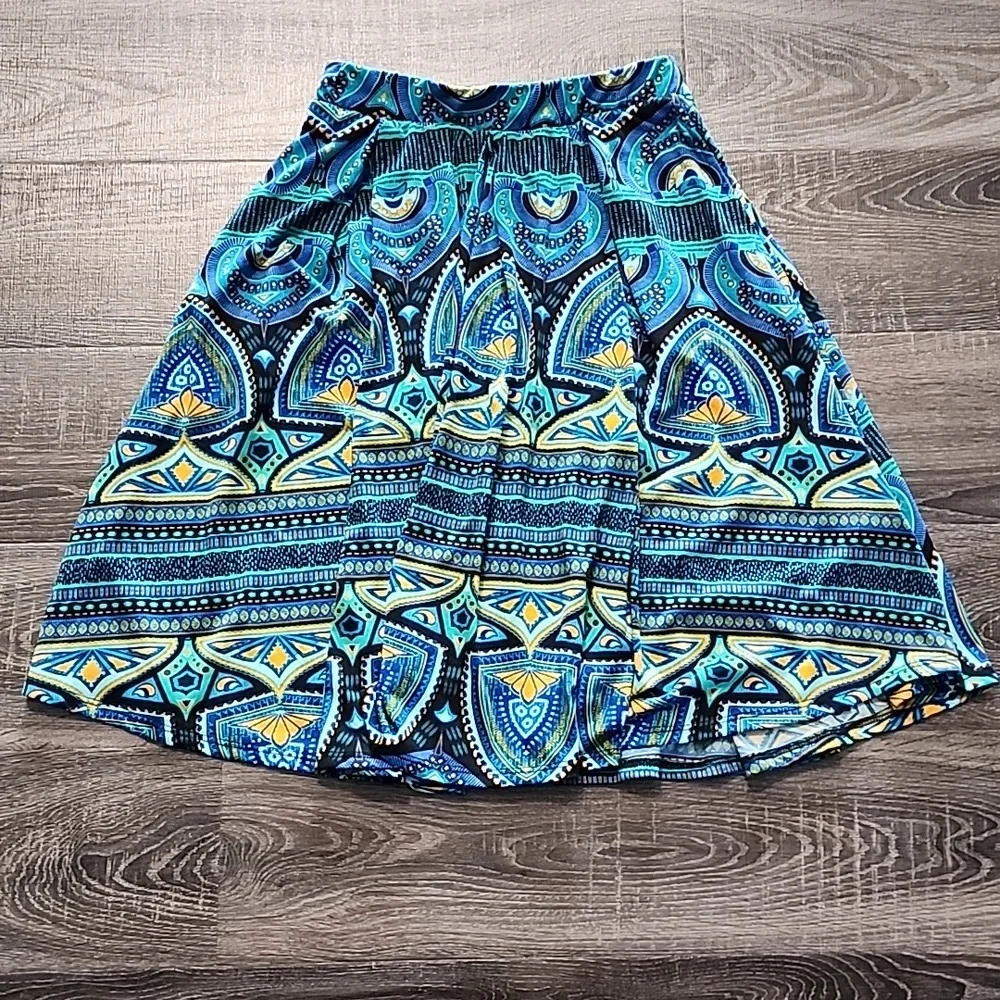 🦇 LuLaRoe Patterned Skirt 🦇